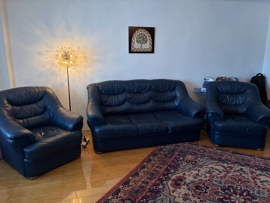 Canapea piele albastra , extensibila si 2 fotolii piele naturala