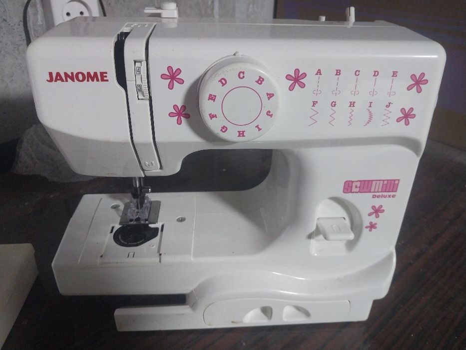 Швейная машина JANOME