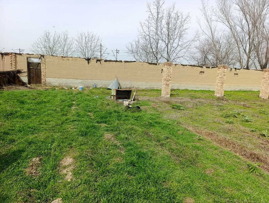 16 sotix yer sotiladi