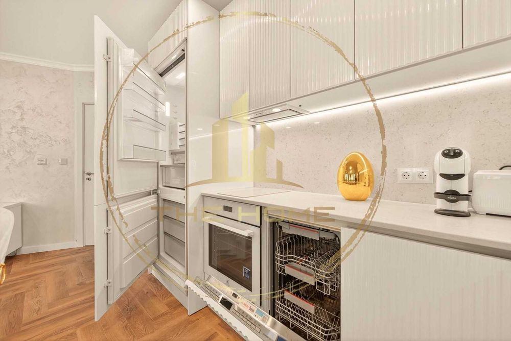 Дава се под наем Тристаен апартамент в Варна, Център - 100 кв.м за 1650 € - Снимка #5