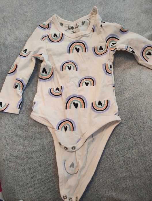 Lot format din 2 pijamale si 4 bady 74-80 fete