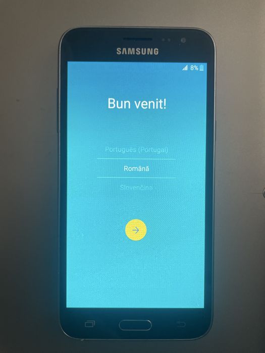 Vand sau la schimb Samsung j3 2015