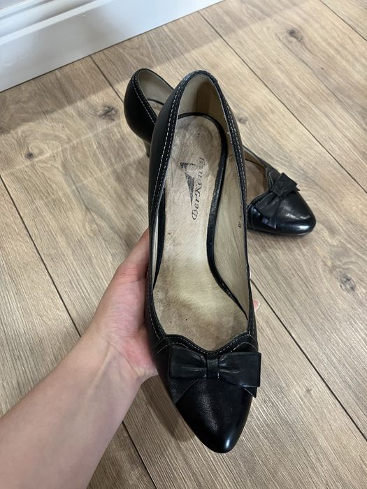 Продам кожаные туфли женские