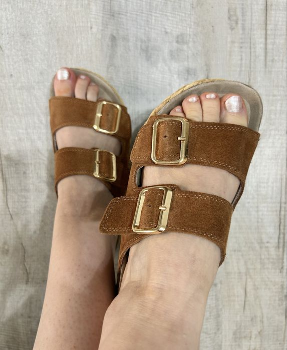 Papuci piele, superbi, nr. 38.