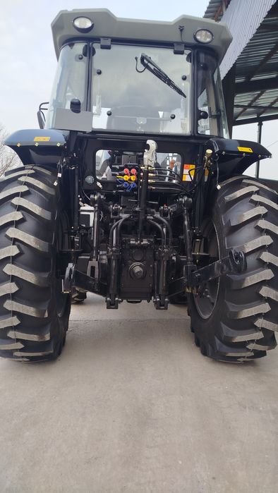 Traktor 1204 Farmlead