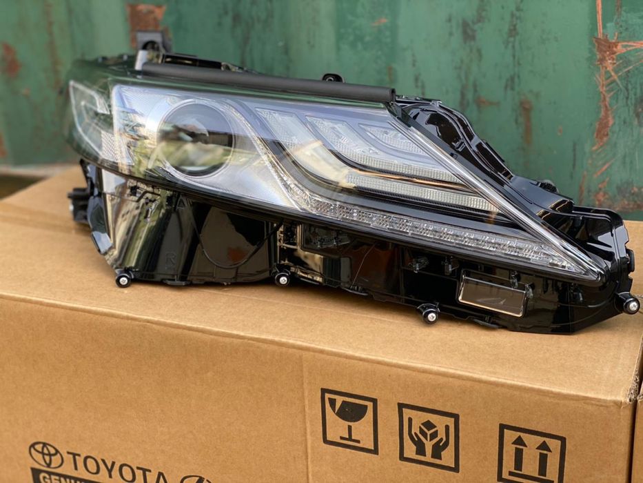 Передний фара Toyota Camry 75
