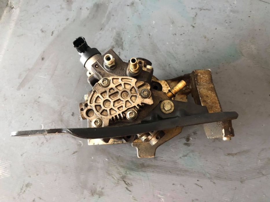 pompa inalta presiune ford focus 2 1.6 tdci