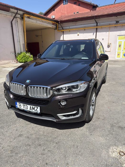 BMW X5 xDrive30d 258 CP • Istoric complet • HUD • Piele Dakota • Trapa • Camera