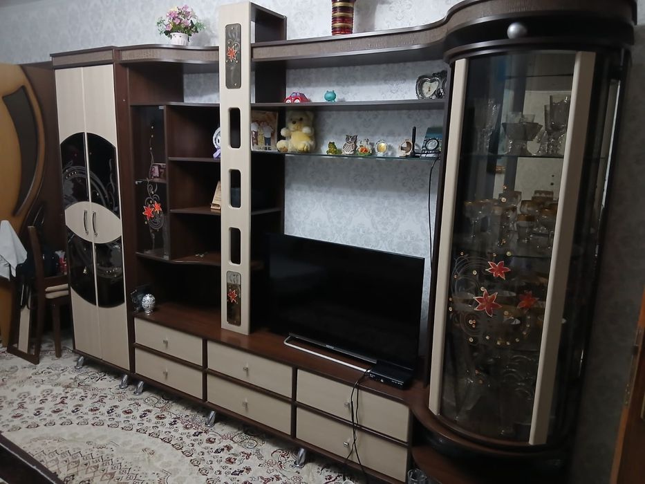 Сррчно шкаф гостиный 90000торг