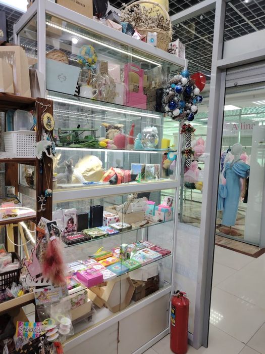 Продам Ветрину Срочно