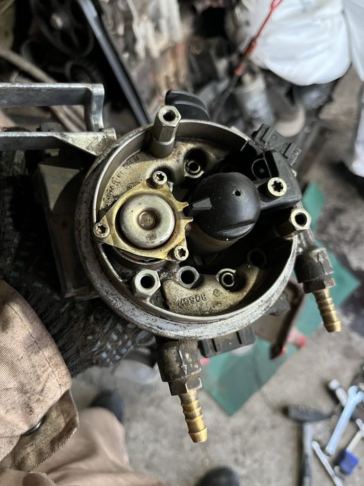 продам моник на 1.6 ABU