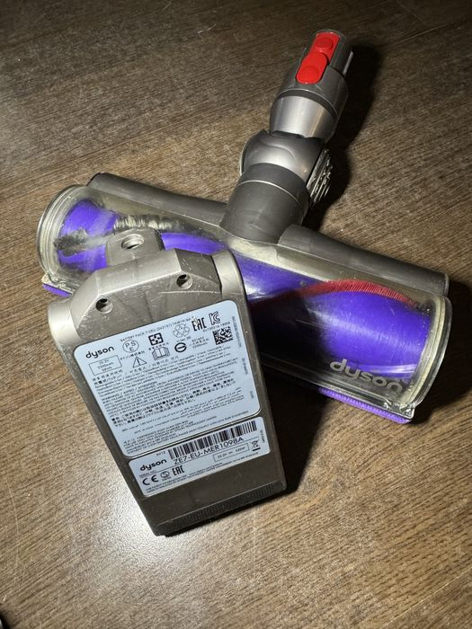 Dyson V10 perie motorizata si acumulator originale