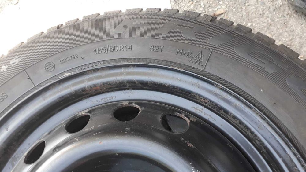 4  jante tabla pe 14 inch cu 4 prezoane