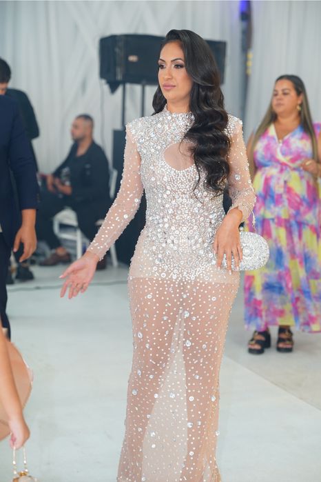 Официялна роклия