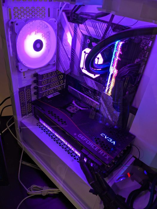 Servicii montare componente si instalare OS pentru computere in Iasi.