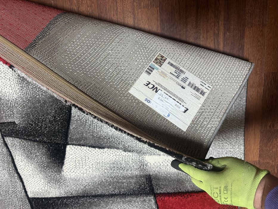 Covor rosu/gri 120x170 in stare buna