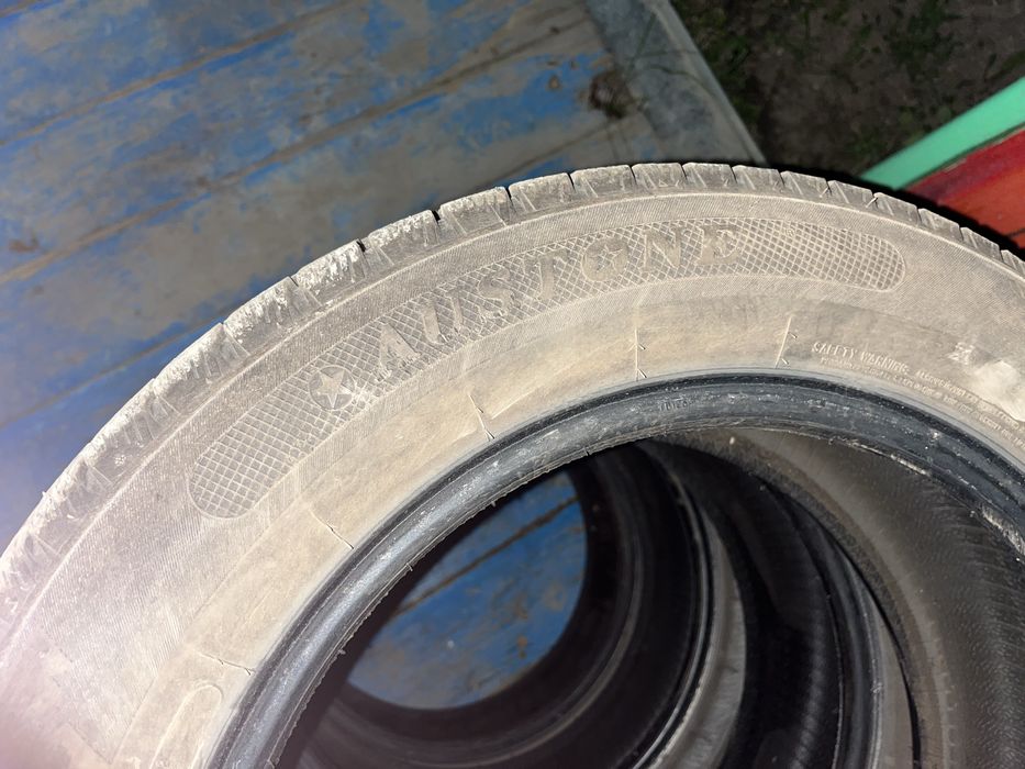 Продам комплект зимней резины R16