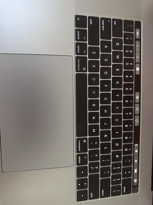 MacBook Pro 15” Retina 2017 | i7 2.8 GHz | 16 GB RAM | SSD 256 GB
