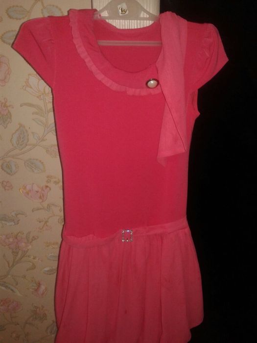 Продам платье для девочек.