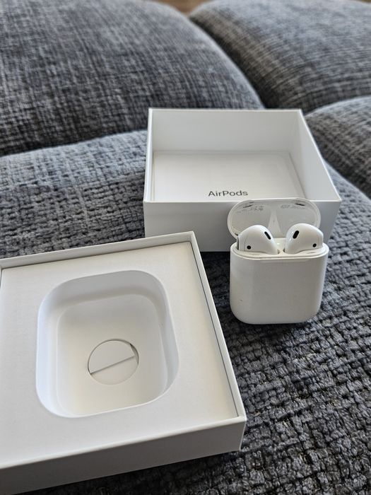 Предлагам слушалки AirPods (2 generation)