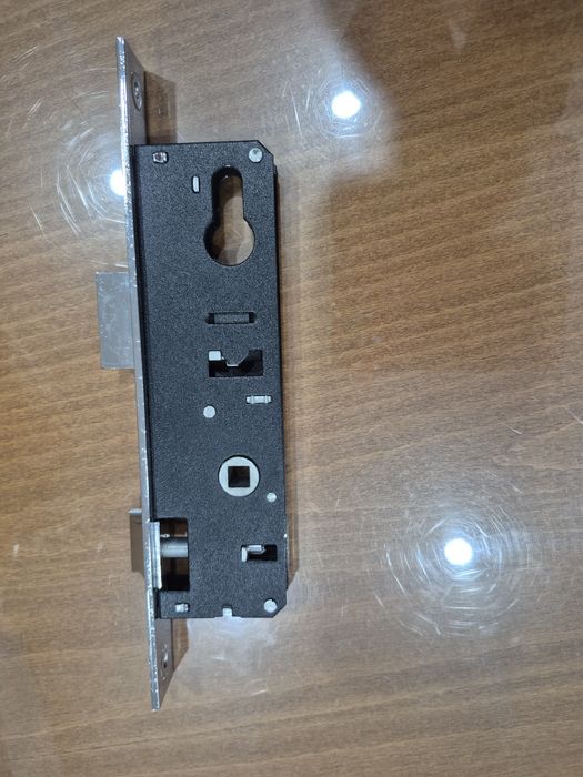 Чисто нова секретна браво за Алуминиева дограма  85/35MM