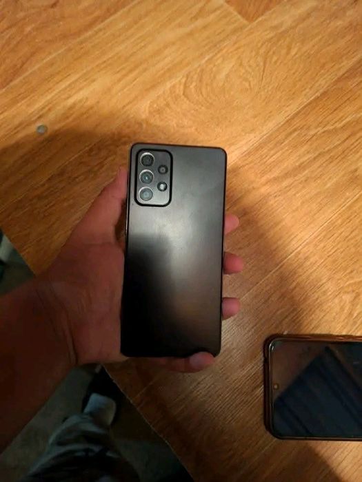 Samsung a52 128 GB 6 RAM