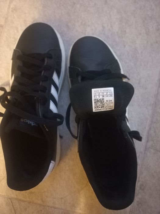 Vând adidași Adidas nr 38