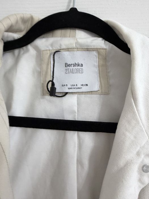 Сакo bershka бежово