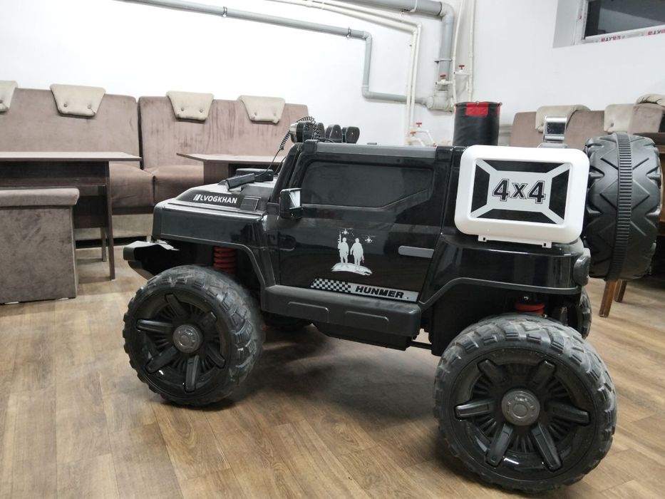 Продаётся детский электромобиль