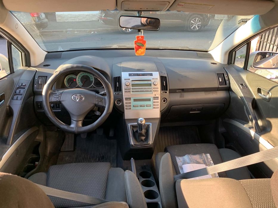 Vând Toyota verso d4d