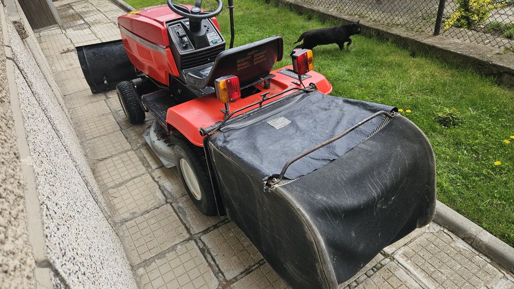 Трактор косачка със снегорин