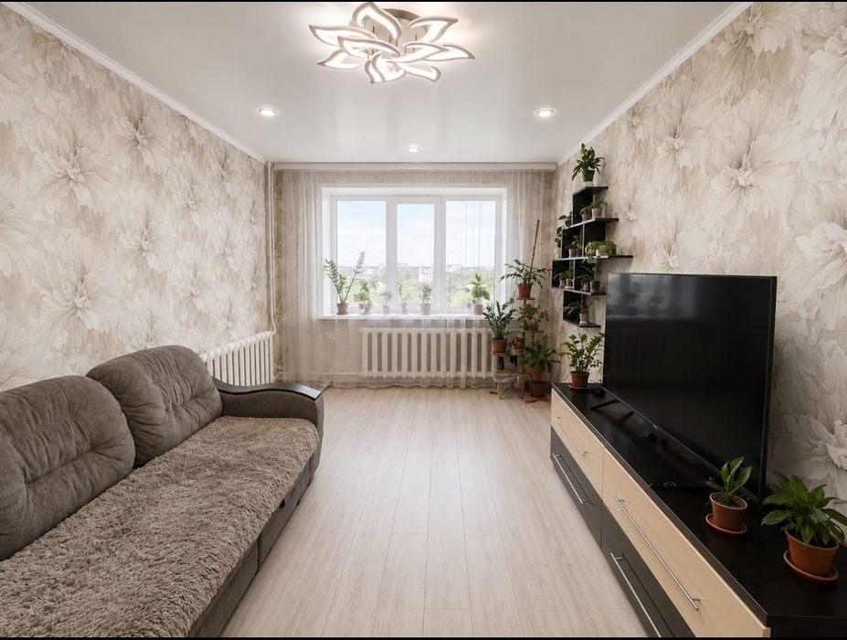3-х комнатная квартира (старый Каз. театр), есть подвал