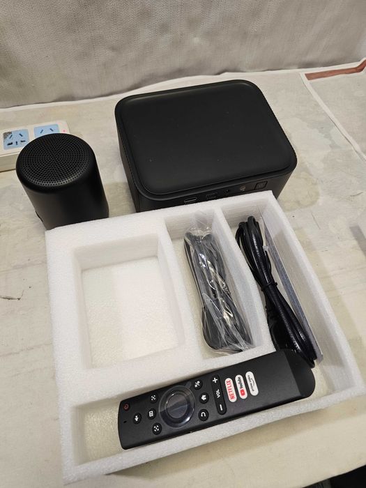 Videoproiector LED Hopvision H11 Youtube Smart +15000 lumenzi Full HD