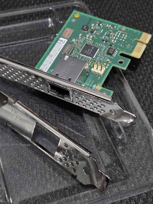 Placă de rețea Intel Ethernet Server Adapter I210-T1 (I210T1BLK) – Nouă,nefolosita produsa 2025