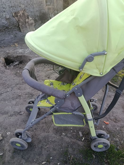Продам прогулочную коляску