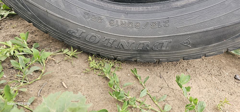 Продается покрышка всесезонка р16 215×60