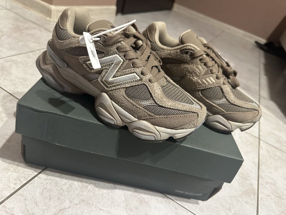 New Balance 9060 Mushroom