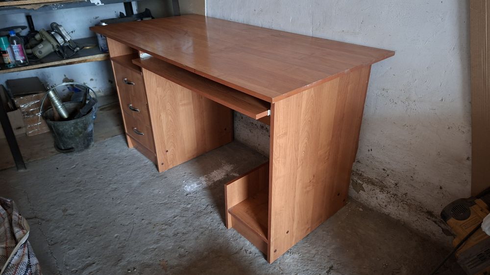 Продам письменный стол