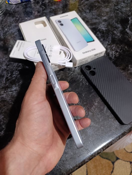 Самсунг а06   4/64гб