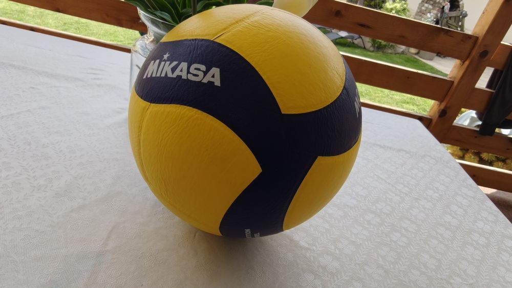 Minge volei MIKASA V330W ca și noua