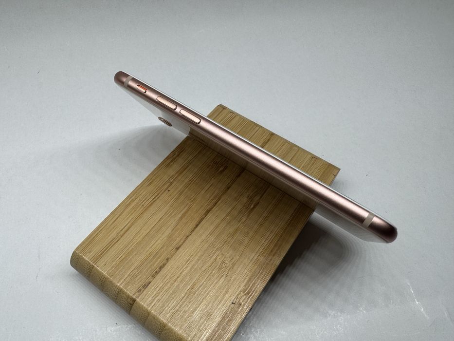 Apple iPhone 8 Gold Neverlocked ca nou