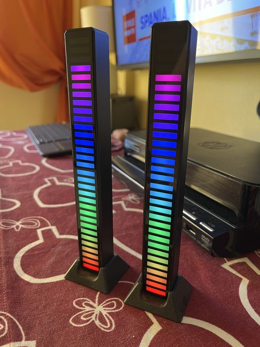 Coloane luminoase sensibile la zgomot muzica