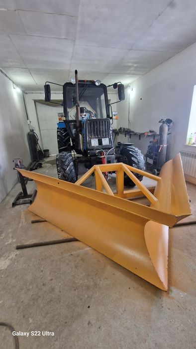 Угольник,клин на трактор