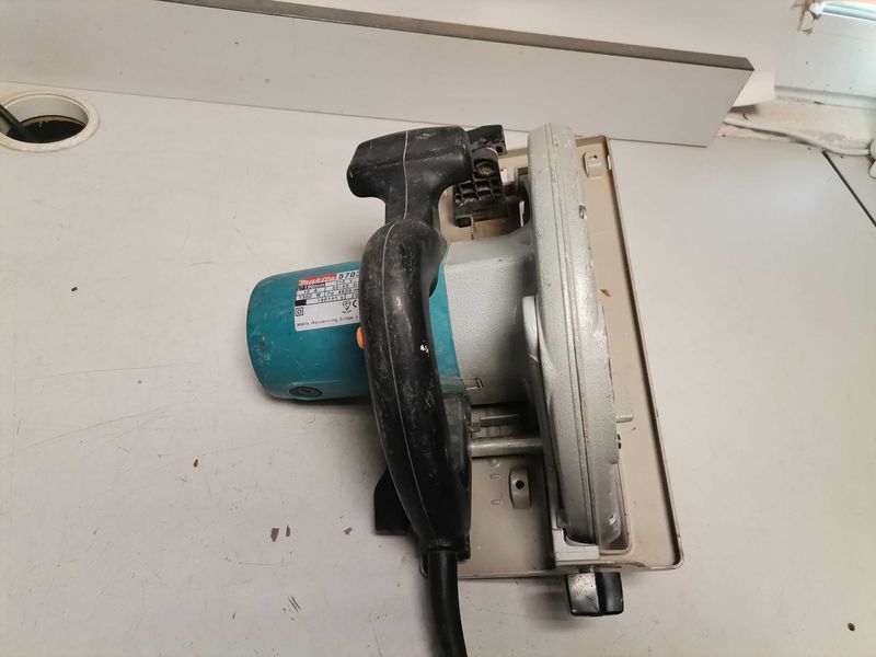 Ръчен циркуляр - Makita 1300 W 110 V