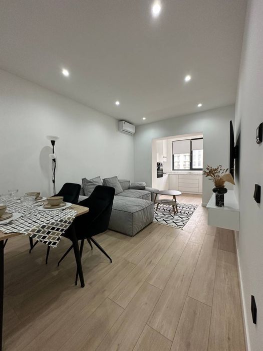 Сдаётся новая квартира! Гостиница Россия! Мирабадский район!