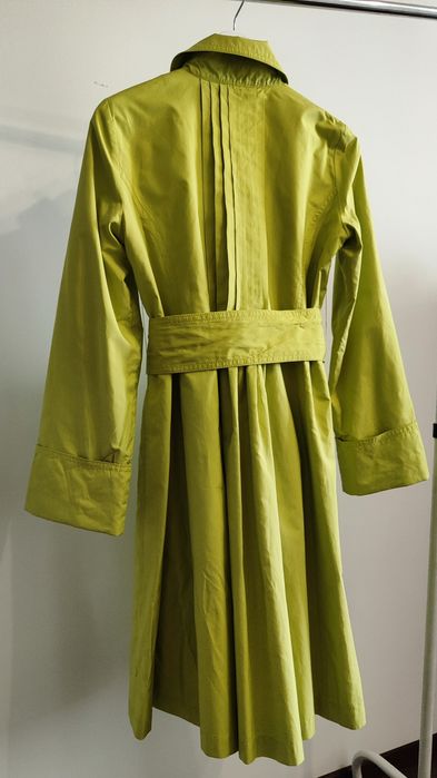 Изящный плащ от Zara