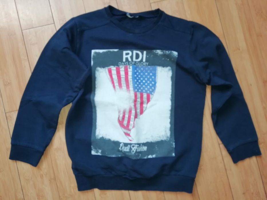 Различни модели дрехи в снимките ръст 140