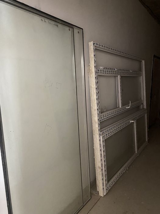 Продаю балконный блок пластиковый