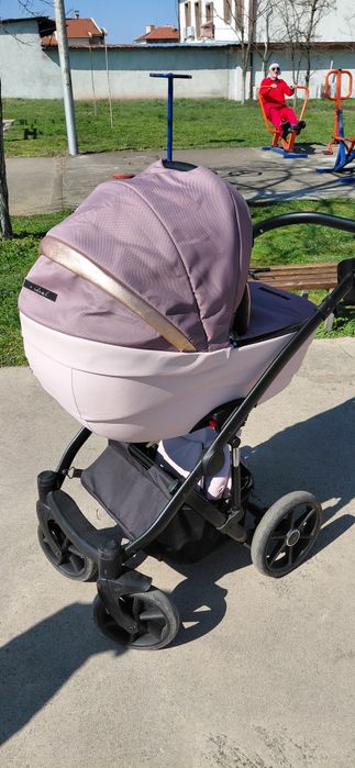 Бебешка количка  2 в 1 зимен и летен кош