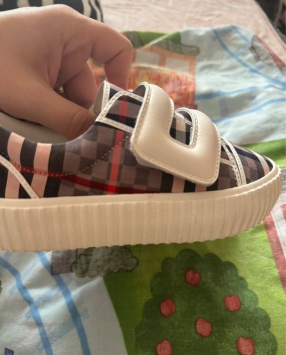 Incaltaminte burberry masura 33 autentic